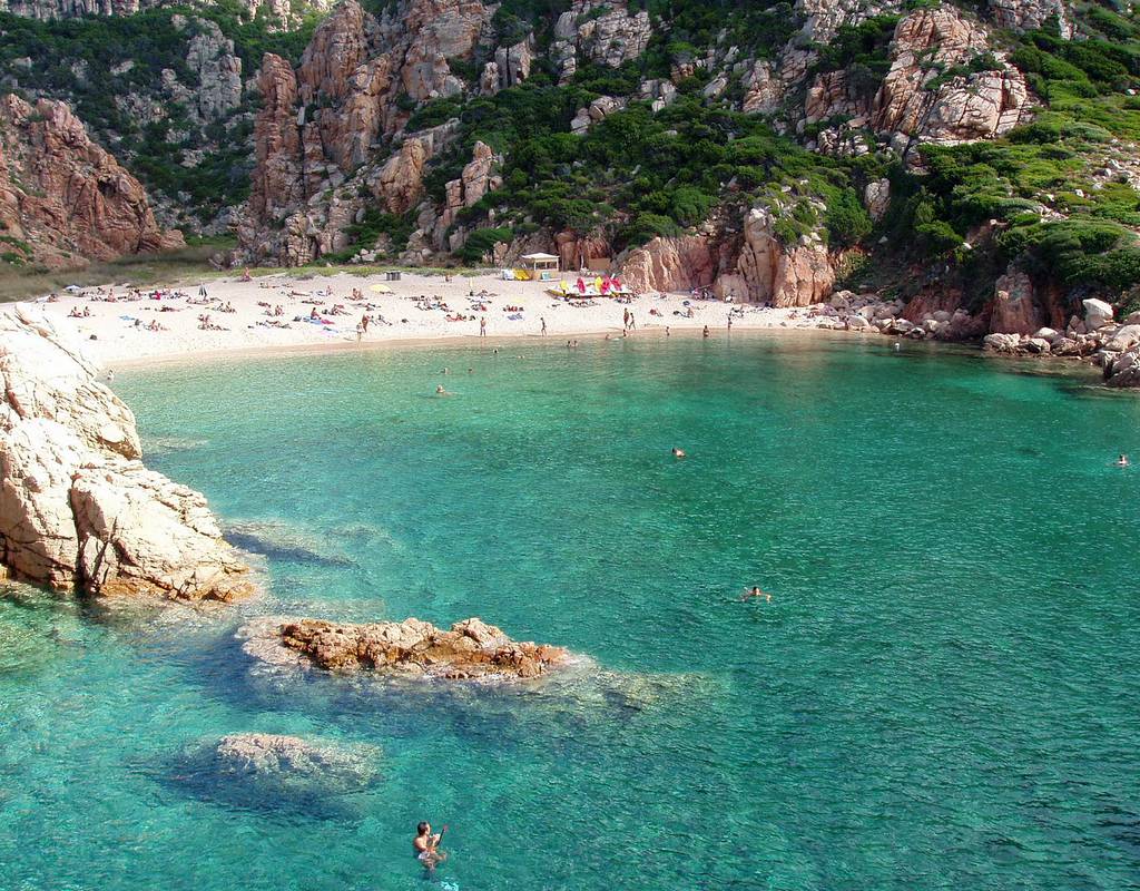 Spiaggia Li Cossi Costa Paradiso Trinità Dagultu