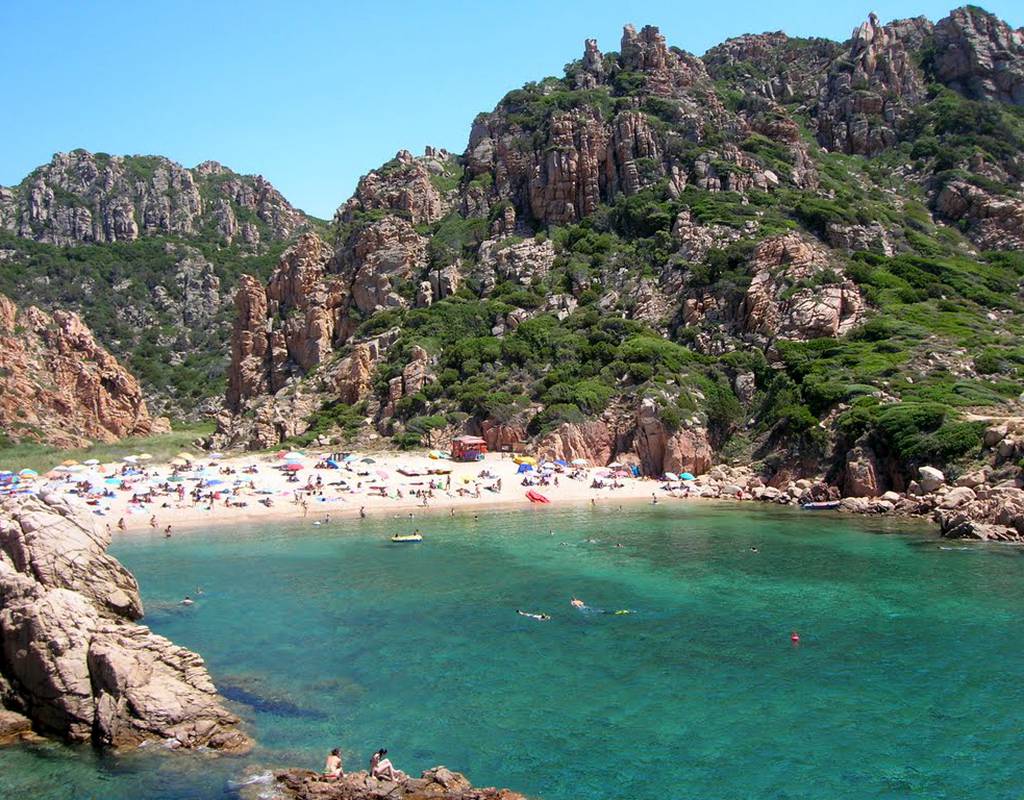 Spiaggia Li Cossi Costa Paradiso Trinità Dagultu