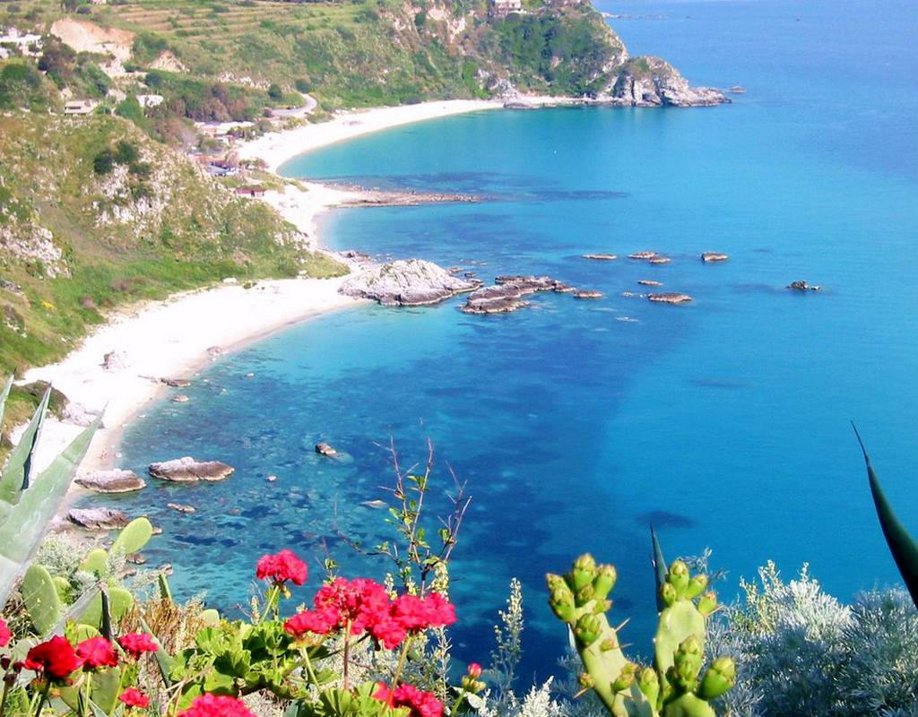 Spiaggia Di Grotticelle Capo Vaticano Calabria